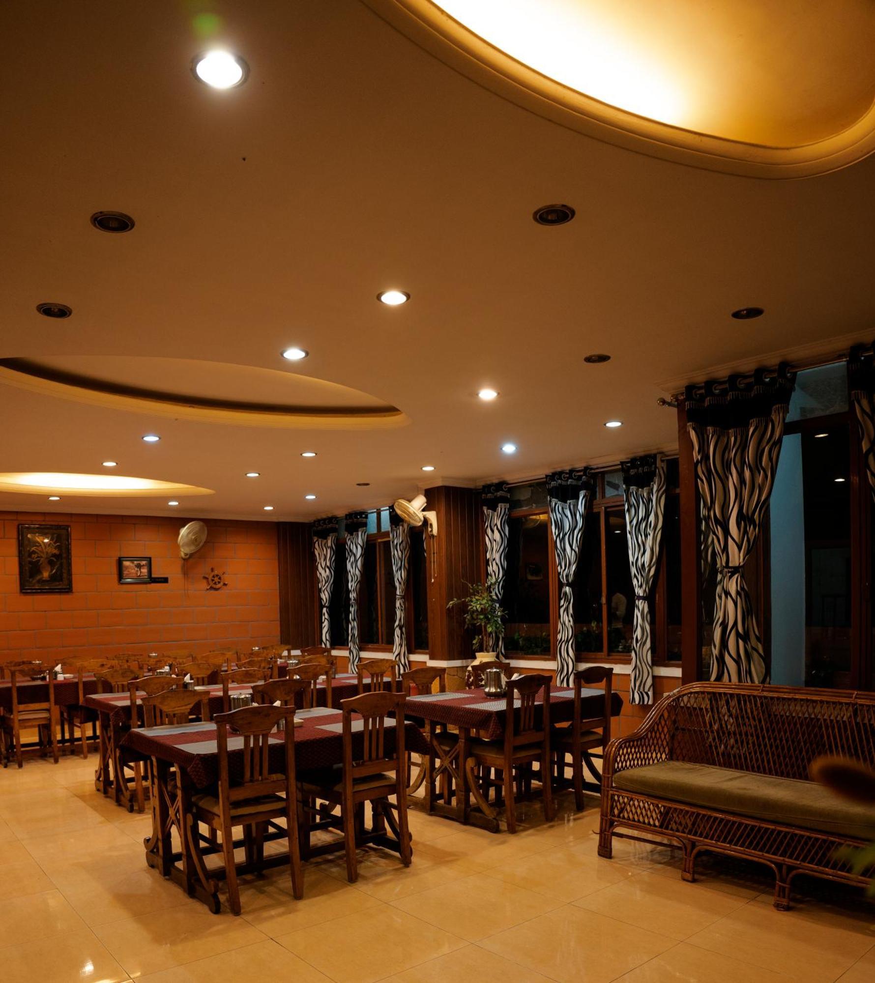The Nest Inn Resort 마시나구디 외부 사진